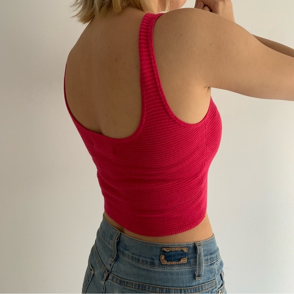 ✨ 2 For 15✨ Hot Pink Ribbed Cropped Tank Top - Picture 2 of 4